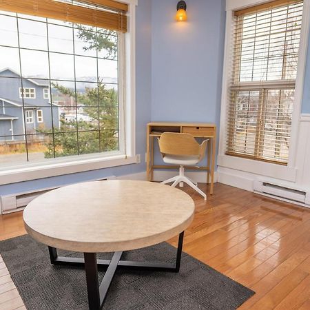 Downtown Whitehorse Apartment In Old Town Екстер'єр фото